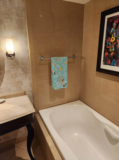 Airedale Terrier in Bathtub Bath Towel (Large)